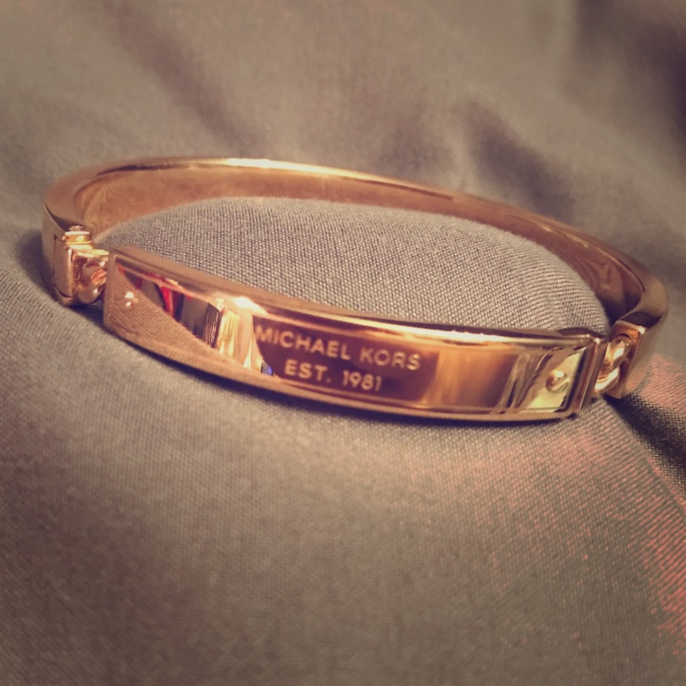 💕Michael Kors Rose Gold Women’s Bracelet